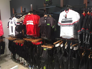 Photo n°28 de 128 Bike Avenue - Magasin de vélo - VTT Route Vélo à assistance électrique ... à Castres (Magasin de vélos)