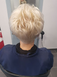 Photo n°31 de Ambiance Coiffure à Saint-Laurent-Blangy (Salon de coiffure)