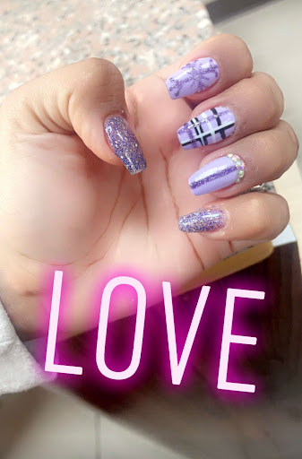 B City Nails - Thumbnail