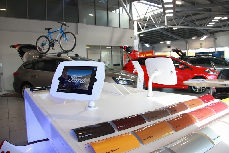 Peoples Ford Prescot photo 2