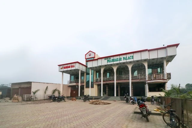 OYO 47557 Prabhakar Palace