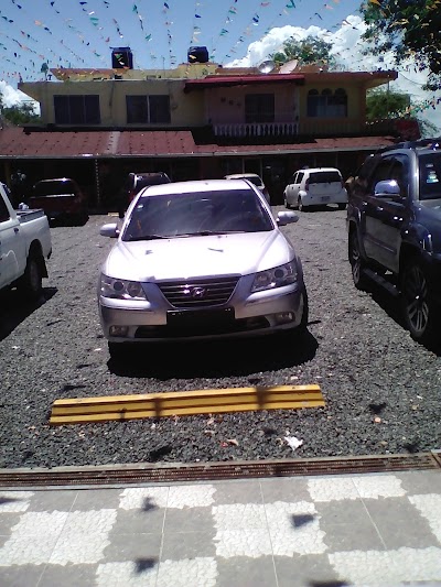 Photos of LAS CAOBAS DE SAN PABLO APOSTOL Park