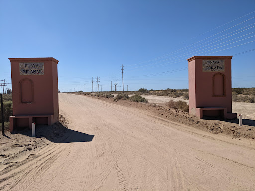 Two cement pillars - Visual