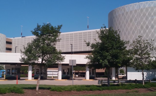 George Bush Intercontinental Airport - Terminal A Passenger Drop Off