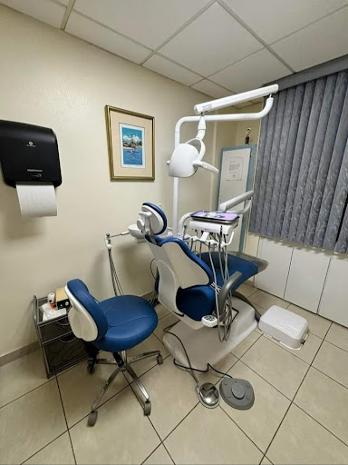 Dr. Eduardo Crespo Hernández - Clínica Dental Bayamón