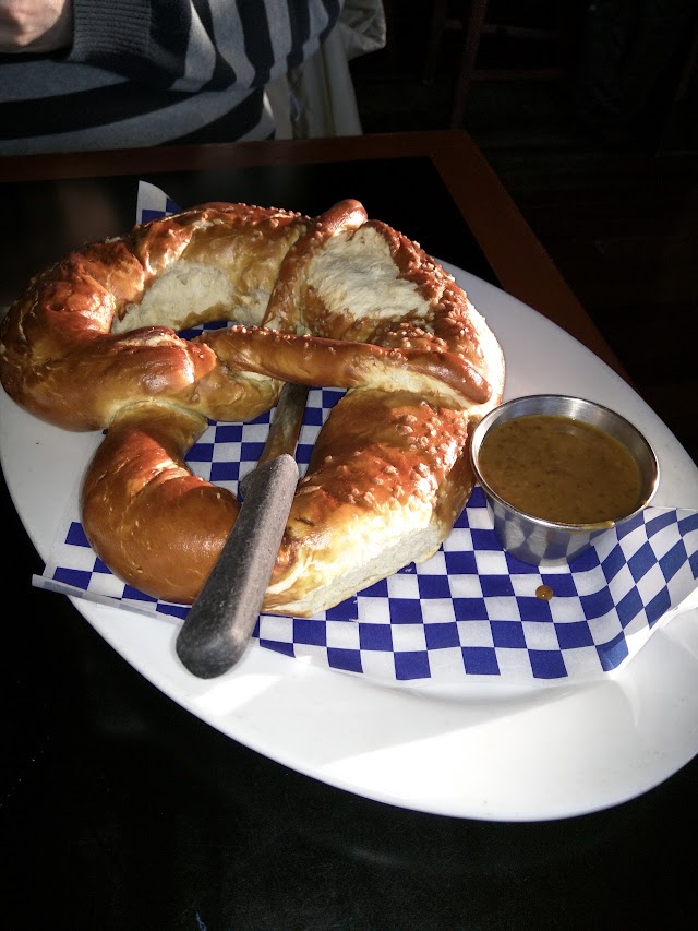 Elliott Bay Brewhouse & Pub