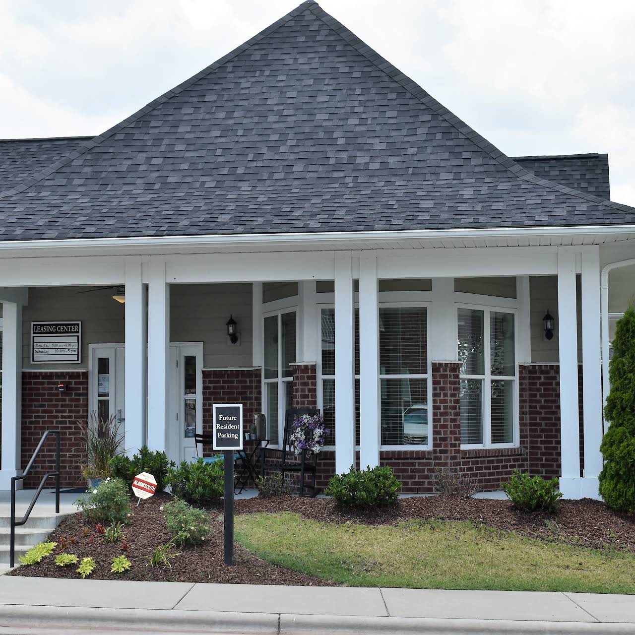 The Palisades at Legacy Oaks Apartment Complex in Knightdale, NC