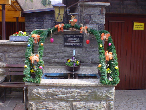 Knoblauchsbrunnen - Visual