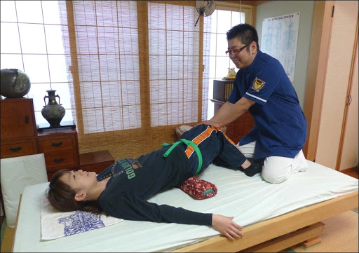 Y'sカイロプラクティック院