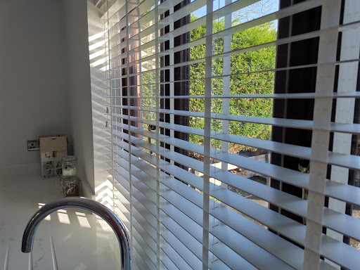 Janeys Blinds - Visual
