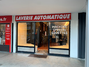 Photo n°2 de Boîte à Livre - Laverie de la Sardagne à Cluses (Bibliothèque)