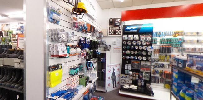 Reviews of Hammer Hardware in Geraldine - Hardware store