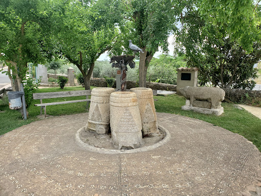 Escultor Gabriel Pizarro Park (water tap)