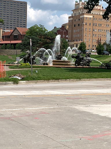 Plaza - Visual