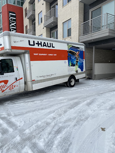 Select Moving Services - Visual