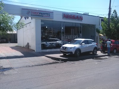 Photos of Nissan Girardot