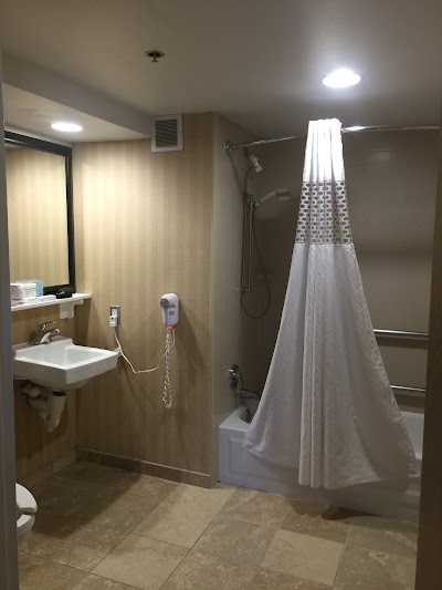 Photos of Hampton Inn Louisville-Airport