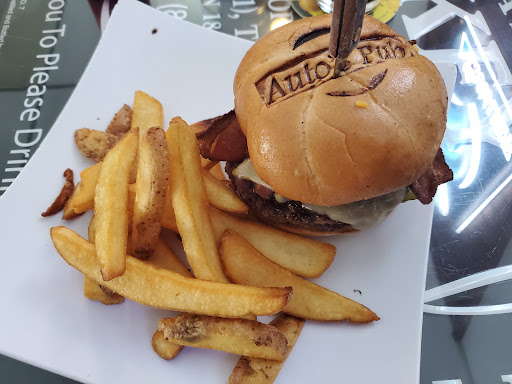 Auto's Pub - Visual
