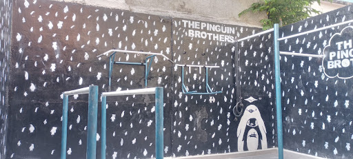 The pingüin brother's