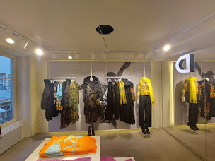 Photo n°26 de DESIGUAL à Strasbourg (Magasin de vêtements pour femmes)