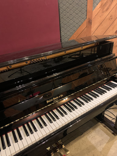 Mark's Pianos - Visual