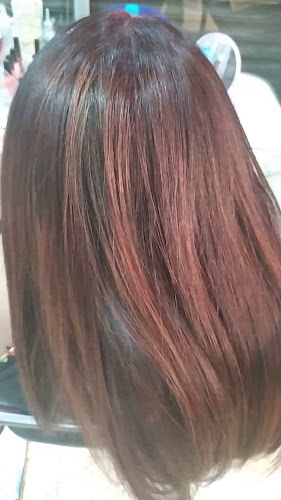 Cejas y pestañas By Andrea Portilla - peluquería - uñas acrílicas - cejas tinturadas - Peluquería