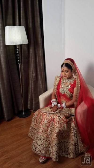 photo of Best bridal makeup artist Shahnaz Husain & Loreal Professional Beauty Clinic