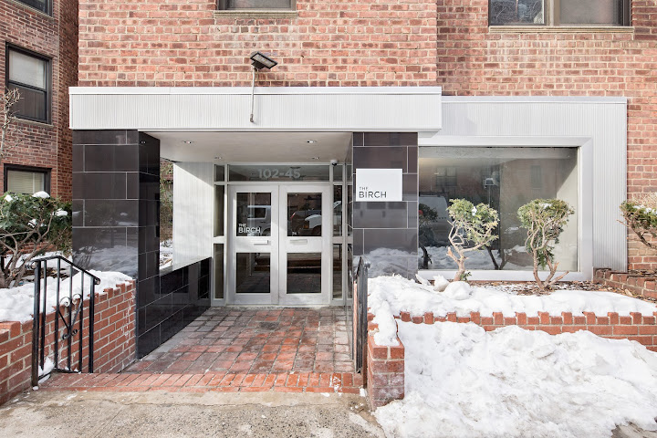 Kings and Queens Apartments by null