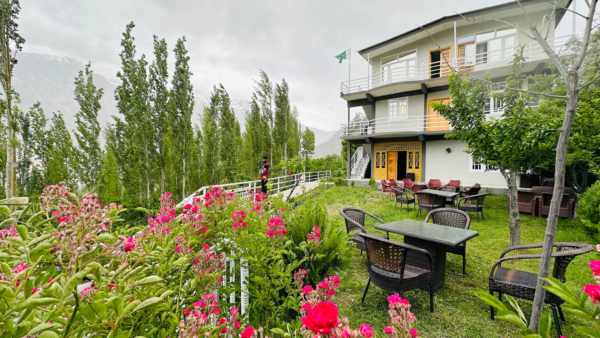 Signature Hunza