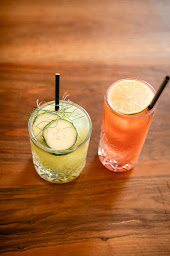 Photo n°28 de CLOVIS & BASINA | Restaurant à Crillon Le Brave à Crillon-le-Brave (Bar lounge)