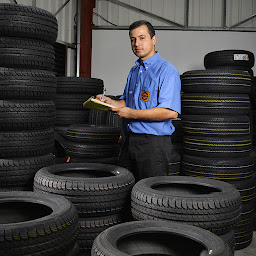 Photo n°3 de REP Saint-Pierre Z.I. 3 - Distributeur Michelin à St Pierre (Atelier de réparation pour poids lourds)