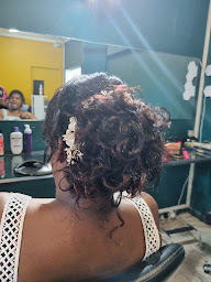 Photo n°16 de AFF'HAIR 2 STYLE à Saint-Pierre (Salon de coiffure)