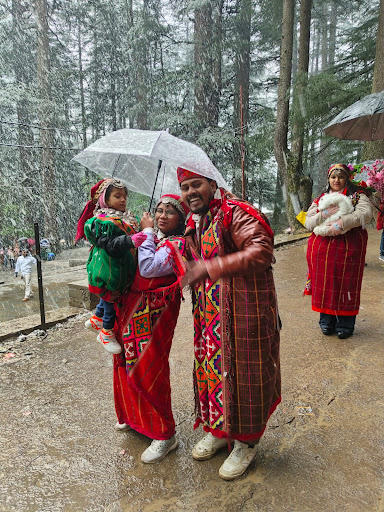 A beautiful couple from Mumbai explored the magic of Manali with us 💙✨ post image