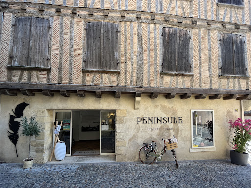Peninsule