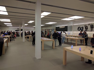 Photos of Apple Tysons Corner
