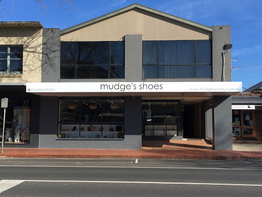 Mudge's Shoes Logo