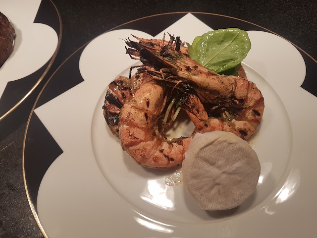 Stratos Revolving Lounge & Bar