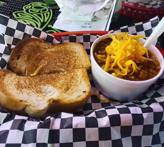 The Corner Pub by null