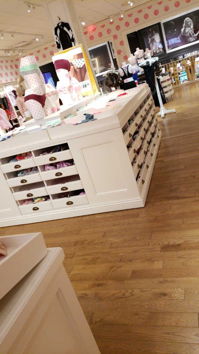 Victoria's Secret & PINK
