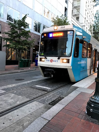 Pioneer Courthouse/SW 6th Ave MAX Stn