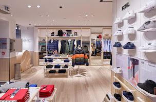 Photo n°28 de Lacoste Strasbourg à Strasbourg (Magasin de vêtements pour femmes)