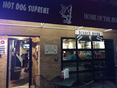 Photos of D's Six Pax and Dogz