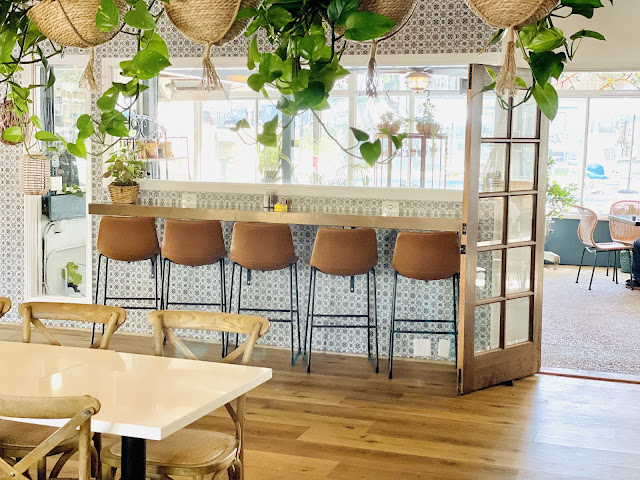 Live Oak Cafe by null