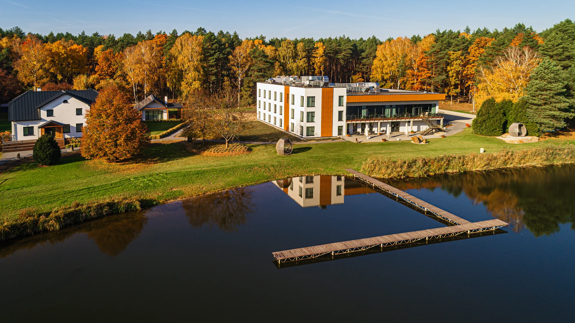 Hotel Odpocznia - Resort i Las