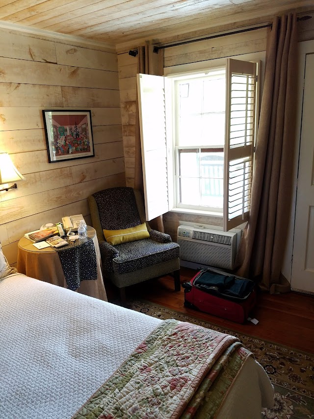 Glen-Ella Springs Inn & Restaurant