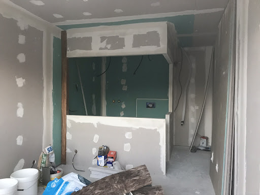 Photo de LSR HABITAT .Specialiste du traitement de Toiture Demoussage sans javel et hydrofuge de façade sur l' Aquitaine (33,40,24,47) à Salles (33770)