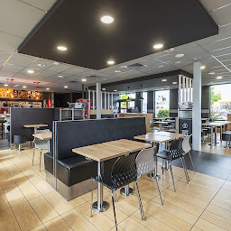 Photo n°1 de KFC Cholet à Cholet (Restaurant de hamburgers)