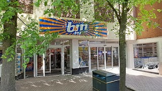 B&M Store