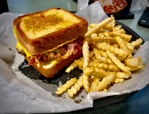 Bubba's Brickyard - Visual