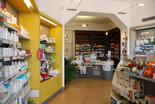 Farmacia Lora dei Dottori Filippo Lora e Federica Manzalini